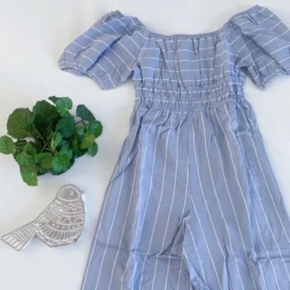 Entro Alissa Cropped Striped Jumpsuit Sky Blue White Smocked Puff Sleeve NWT - Picture 3 of 5